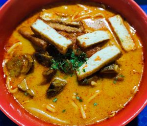 Laksa at Jian Kang 健康素食 in Central Singapore