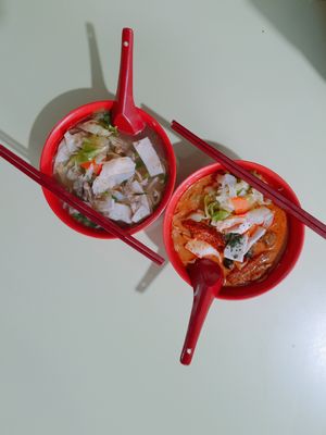 Meesoto and laksa at Jian Kang 健康素食 in Central Singapore