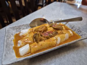 Curry rendang chee cheong fun at Yun Shan Ge Vegetarian House - Penang St in Penang