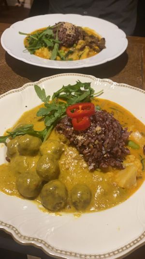 Haferlinsenbällchen  at Gayaya in Berlin