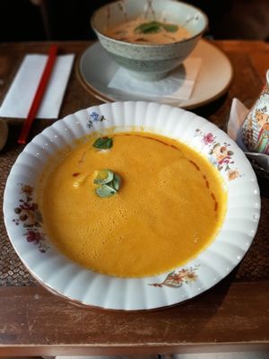 Mangosuppe at Gayaya in Berlin