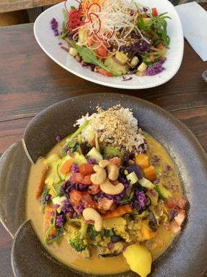 Curry and Pad Thai at Gayaya in Berlin