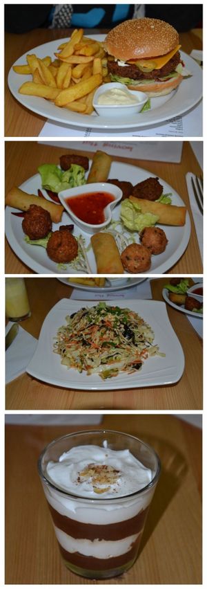 Spring Rolls, Falafel, Tofu and Cashew
Algennudeln
Burger
Tiramisu at Loving Hut in Amsterdam