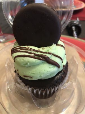 💚🧁💚 at Parlour Vegan Bakery in Plantation