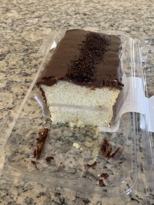 Boston cream pie at Vogue Cakes in Vancouver