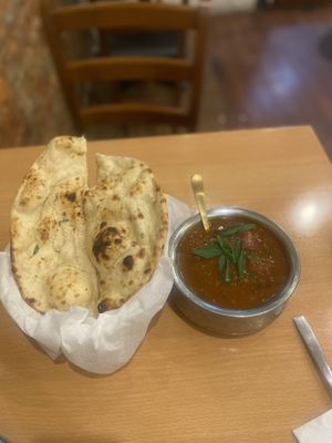 Garlic naan and lamb roganjoshh #Veganuary at Green Mushroom in Newtown
