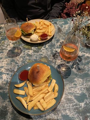 Vegane Burger at Cafe Rost in Mannheim