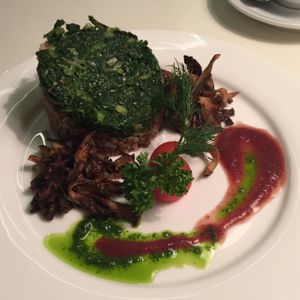 Gretcha at Schastlivyye Lyudi - Fortunate People in St Petersburg