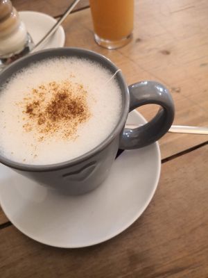 Chai Latte (vegan, mit Hafermilch) at Cafe Einzigartig in Rothenburg Ob Der Tauber