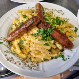 Mac n Cheese n Sausages at Tofuclub in Recklinghausen