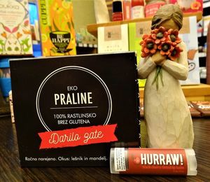 Organic pralines and Hurraw vegan lip balm at Mama Terra in Kamnik