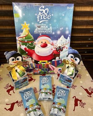 Vegan christmas chocolates. Photo by: Trgovina MamaTerra on Facebook at Mama Terra in Kamnik