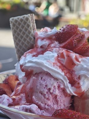  at Vollmer's Eiscafe in Duisburg