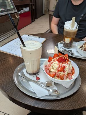  at Vollmer's Eiscafe in Duisburg