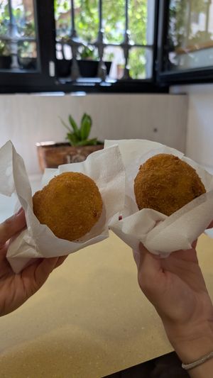 Very good arancini! Spicy one was amazing! Also kind service! at Mondo Arancina in Rome
