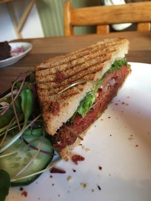 Sandwich végé pomme et pesto!  at Cafe Tuyo in Montreal