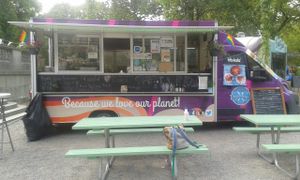 The outdoor seating at Schmegan - Food Truck in Stockholm