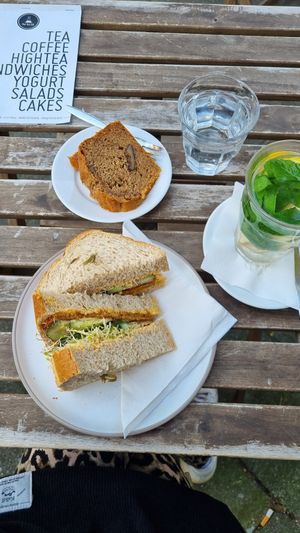 Banana bread, tempeh toast, fresh mint and ginger tea at The Tea Lab in Rotterdam