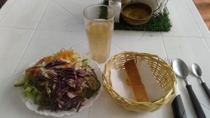Menu-Bread, Drink, Self-serve Salad at Prem Vida - Alimentación Consciente in Sucre
