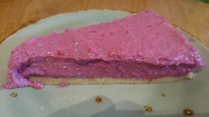 raw cheese cake at Loving Hut Veganerie in Leuven