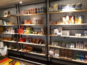 Shop at Loving Hut Veganerie in Leuven