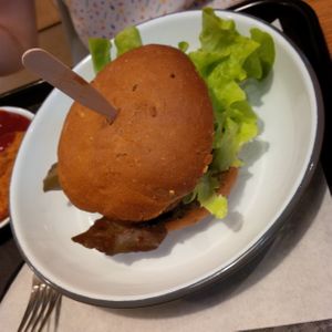 burger at Loving Hut Veganerie in Leuven