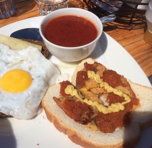 vegetarian 12-uurtje/noon lunch  at Paal 9 in Den Hoorn Texel