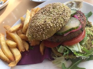 Weedburger at paal 9  at Paal 9 in Den Hoorn Texel