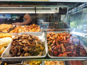 Dishes at Tang Leng Chay Vegetarian 东龙斋素食 in Central Singapore
