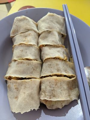 Popiah at Tang Leng Chay Vegetarian 东龙斋素食 in Central Singapore