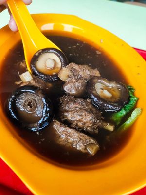 Herbal bak kut teh at Victor Veggie 味特素食 in Central Singapore