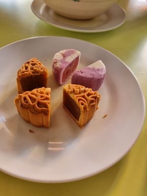  at Choo Zai Zhai 自在斋 - Circuit Rd in Central Singapore