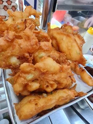 Fried vege pancake ~ 3/11/21 at Su Shi Jia Xiang Wei 素食家乡味 in Central Singapore