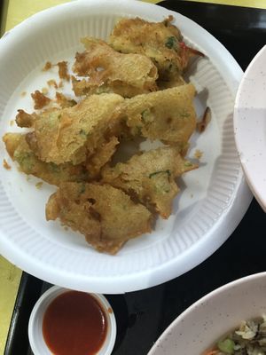 2 veggie pancakes cut, $1 each at Su Shi Jia Xiang Wei 素食家乡味 in Central Singapore