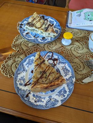 Börek and quiche at Nasch in Hamburg