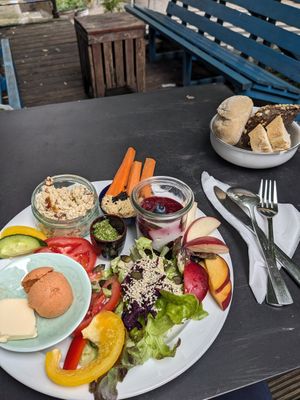 Vegan breakfast at Nasch in Hamburg