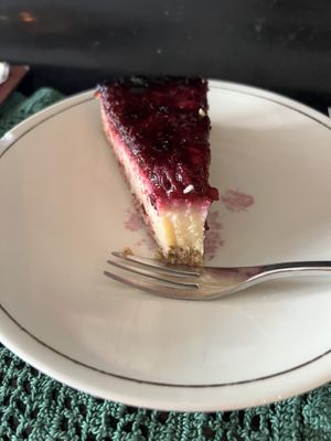 Waldbeeren Käsekuchen  at Nasch in Hamburg