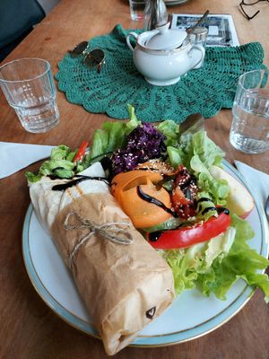 Wrap with salad at Nasch in Hamburg