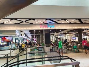 Inside kopitim at Xuan Miao Veggie Food 炫妙 - PLQ Mall in Central Singapore