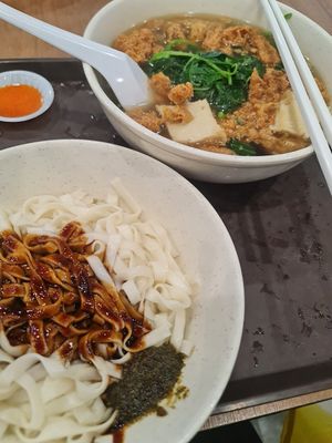 Spinach Soup with Ban Mian ~ 25/6/23 at Xuan Miao Veggie Food 炫妙 - PLQ Mall in Central Singapore