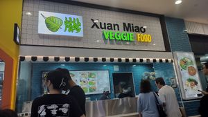👍🏻👍🏻🤤 at Xuan Miao Veggie Food 炫妙 - PLQ Mall in Central Singapore