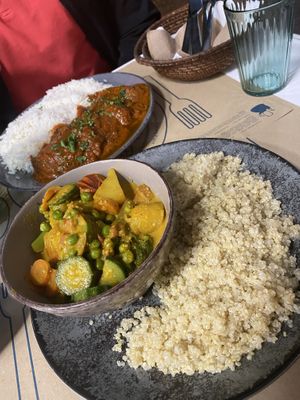 Soutzoukaki and curry at Mama Tierra in Athens