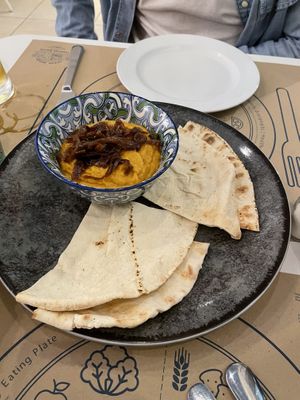 Hummus at Mama Tierra in Athens
