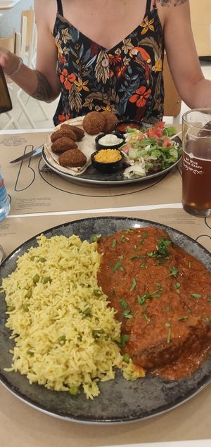  at Mama Tierra in Athens