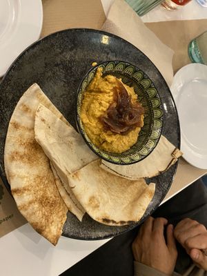 Hummus   at Mama Tierra in Athens