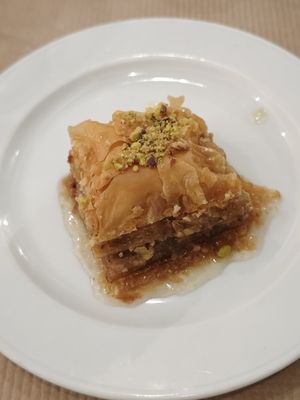  at Mama Tierra in Athens