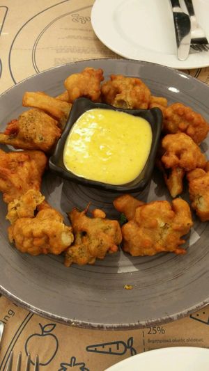 Manchurian vegetables at Mama Tierra in Athens