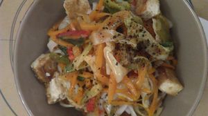 Pad thai  at Mama Tierra in Athens