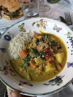 Masaman curry- peep the Asian burger in the back at GreenSoul in Leipzig