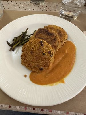 oat burgers with root sauce  at La Retama in Zaragoza